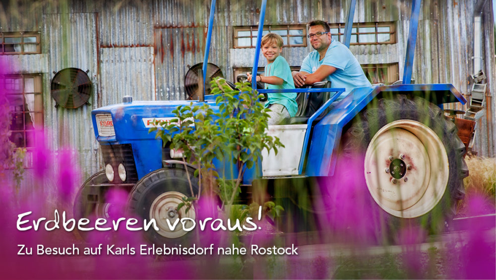 Upstalsboom besucht Karls Erdbeerhof